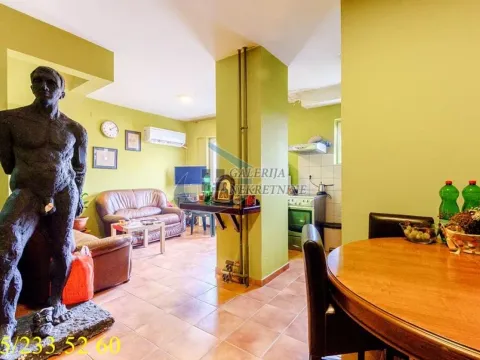 Kuća in Kaludjerica