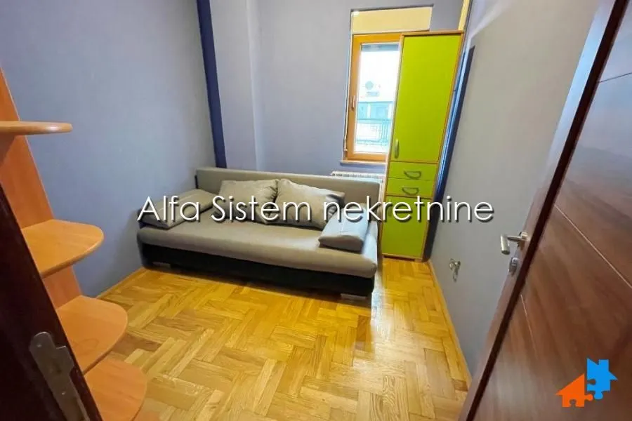 Izdavanje, trosoban stan, 65m², Južni Bulevar, Vračar Sve Podlokacije
