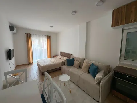 Rent, studio apartment, 33m², Budva, Crna Gora - image 1