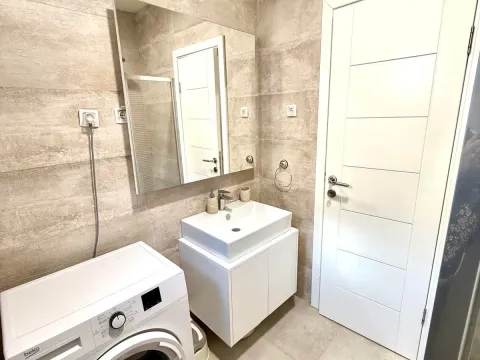 Izdavanje, jednosoban stan, 47m², City Kej, Podgorica - image 6