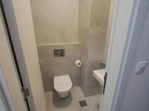 Izdavanje, dvosoban stan, 72m², Central Point, Podgorica - image 8