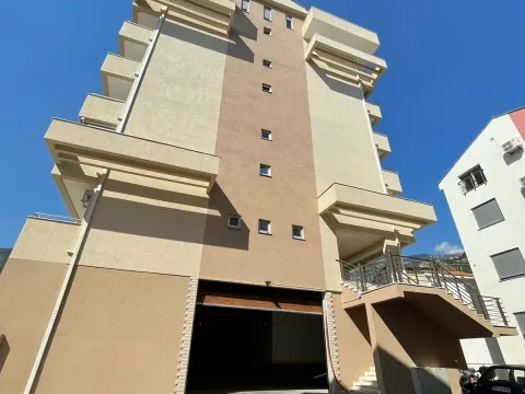 Izdavanje, jednosoban stan, 50m², Budva, Crna Gora - image 19