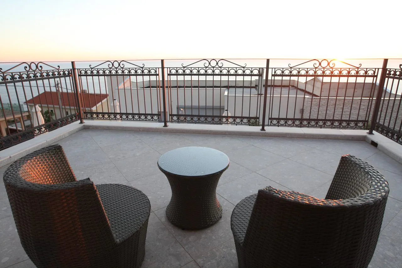 Stan-na-dan, četvorosoban stan, 153m², Krimovica, Kotor