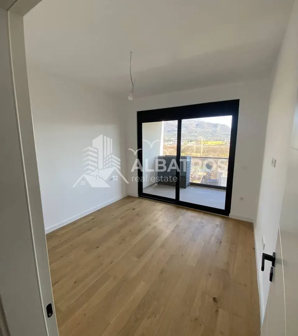 Prodaja, jednosoban stan, 55m², Centar, Bar