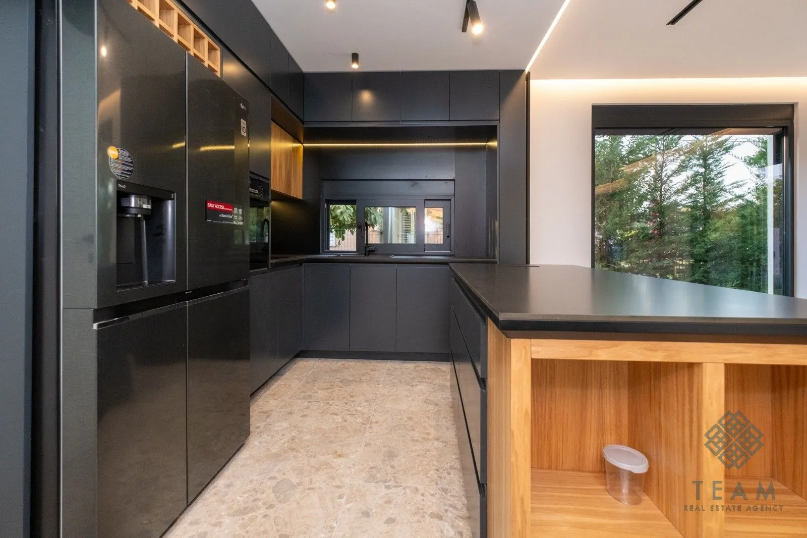 Rent, house, 180m², Gornja Gorica, Podgorica