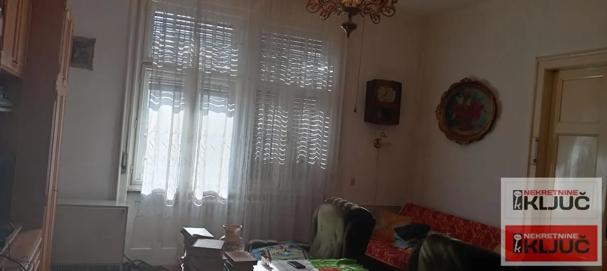 Prodaja, trosoban stan, 102m², Centar, Novi Sad