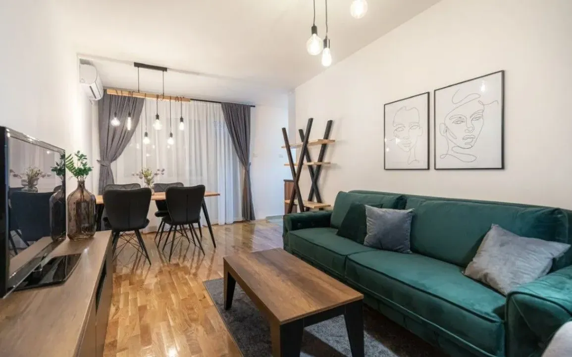 Prodaja, dvosoban stan, 45m², Centar, Novi Sad