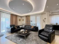 Izdavanje, četvorosoban stan, 178m², Podgorica, Crna Gora - image 1