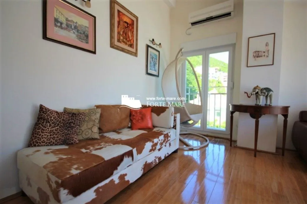 Prodaja, četvorosoban stan, 127m², Njivice, Herceg Novi