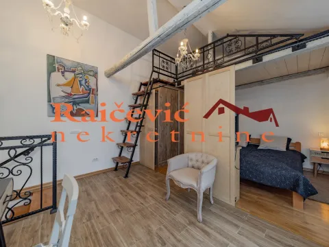 Izdavanje, kuća, 80m², Cvetni Trg, Vračar Sve Podlokacije - image 11