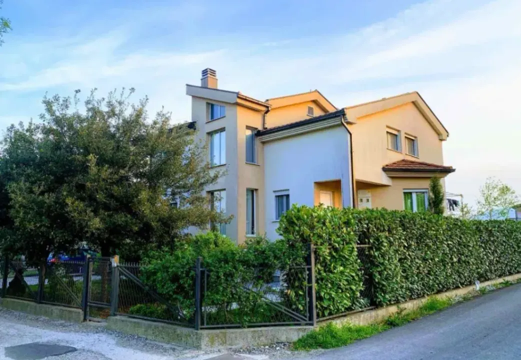 Rent, house, 240m², Donja Gorica, Podgorica