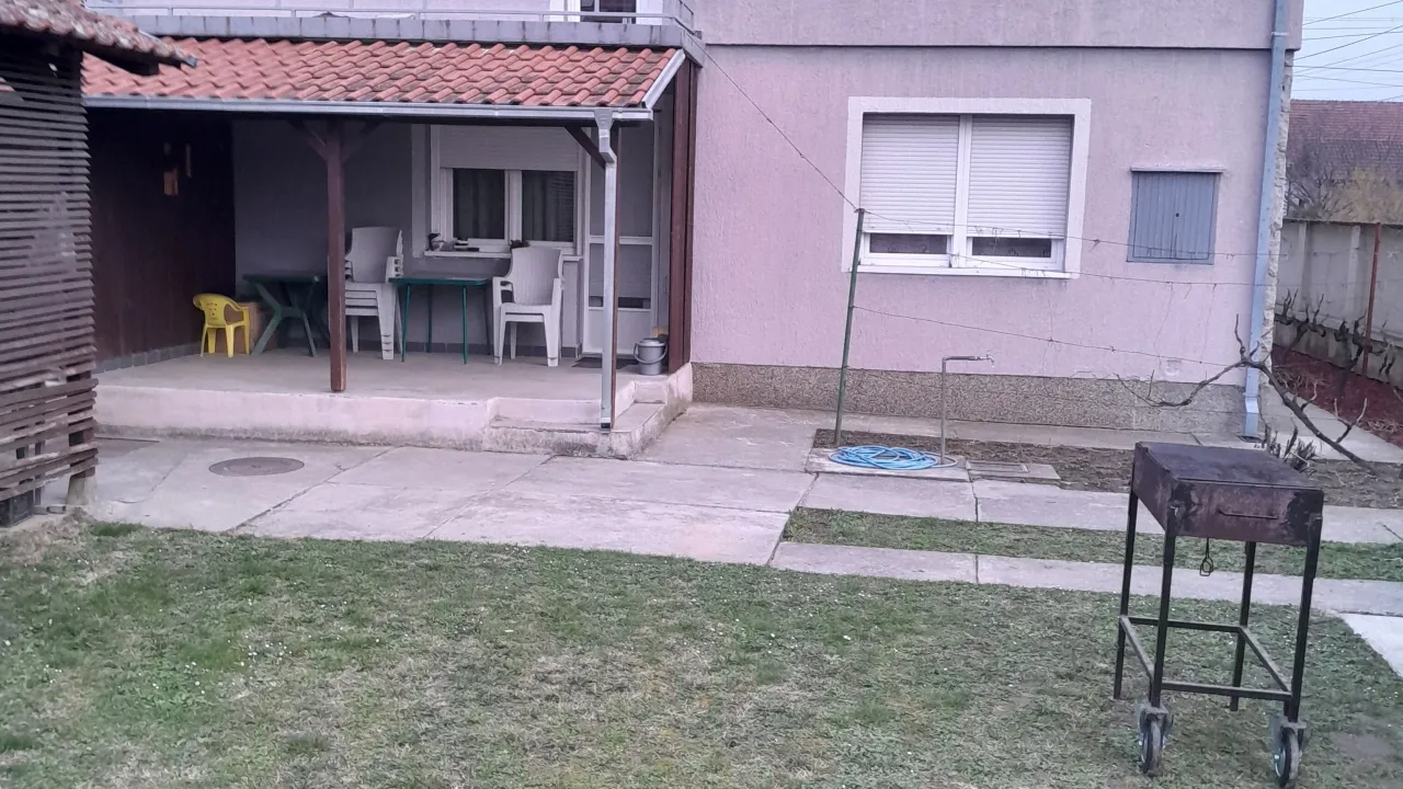 Sale, house, 214m², Veternik, Novi Sad Sve Podlokacije