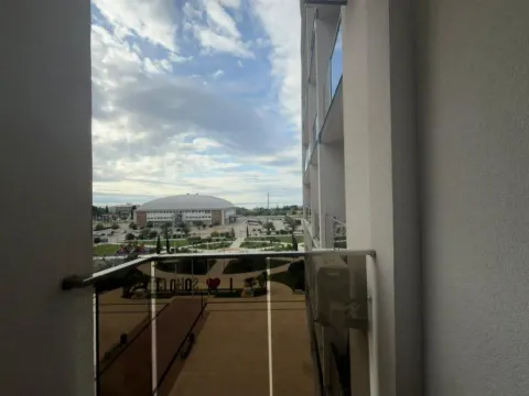 Izdavanje, garsonjera, 40m², Soho City, Bar - image 5