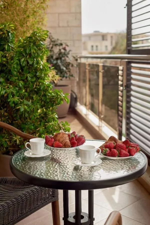 Sale, one bedroom apartment, 68m², Bečići, Budva