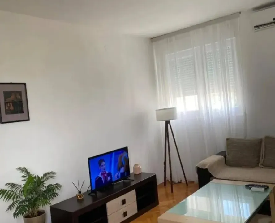 Izdavanje, dvosoban stan, 65m², Preko Morače, Podgorica