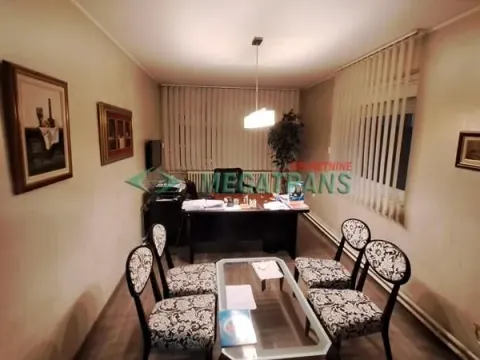 Poslovni prostor in Banatić