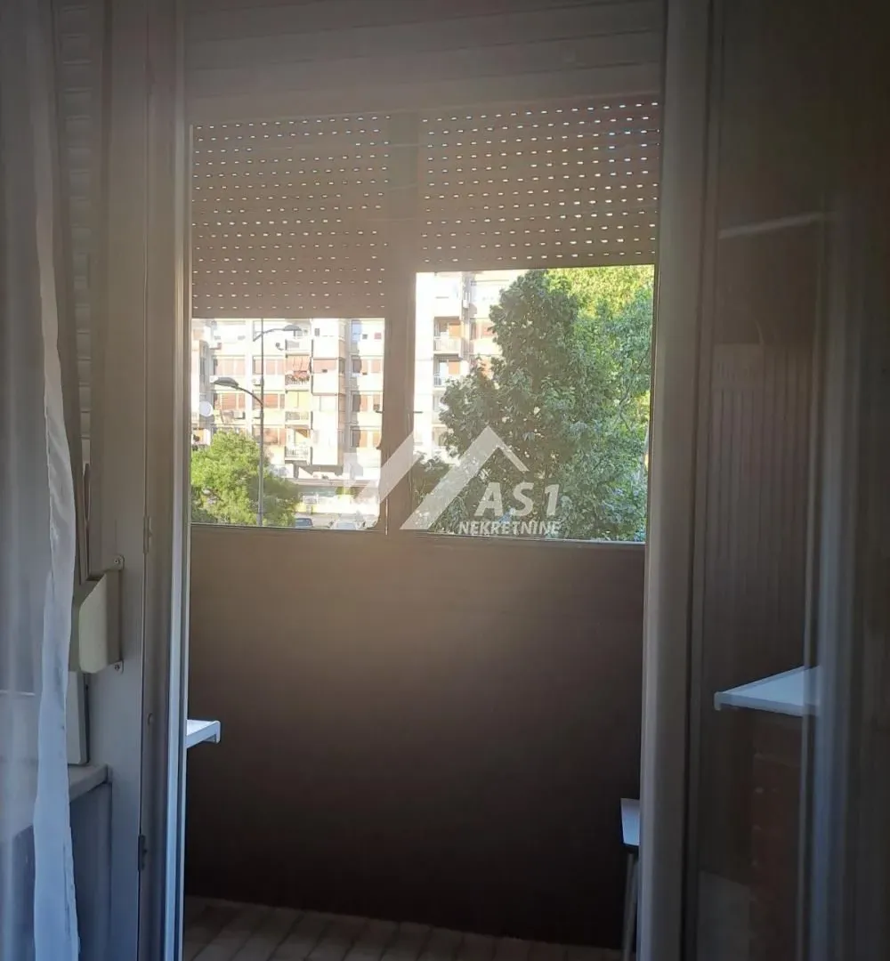 Izdavanje, dvosoban stan, 55m², Bulevar Oslobodjenja, Novi Sad Sve Podlokacije