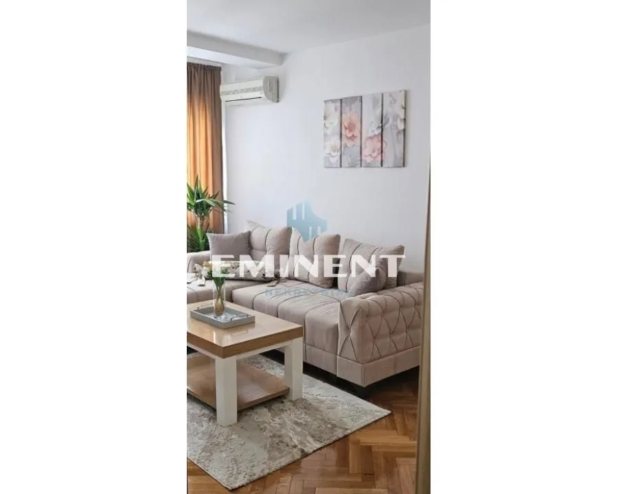 Izdavanje, dvosoban stan, 60m², Kalenić Pijaca, Vračar Sve Podlokacije