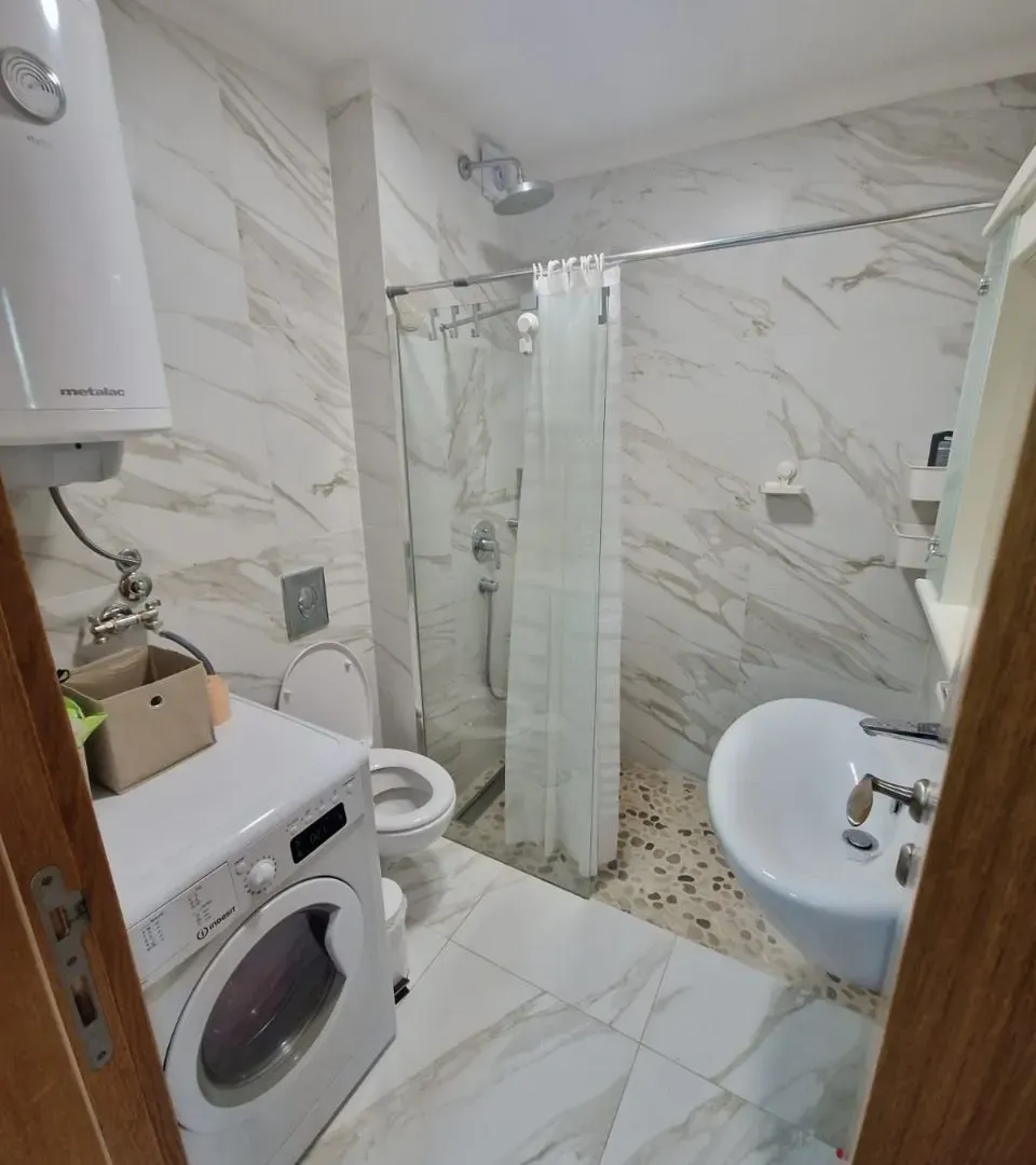 Rent, one bedroom apartment, 43m², Dobrota, Kotor