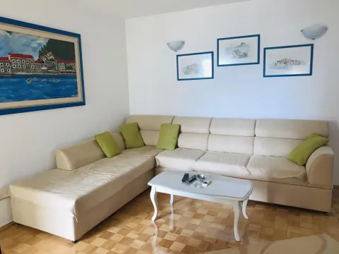 Prodaja, jednosoban stan, 47m², Petrovac, Budva - image 1
