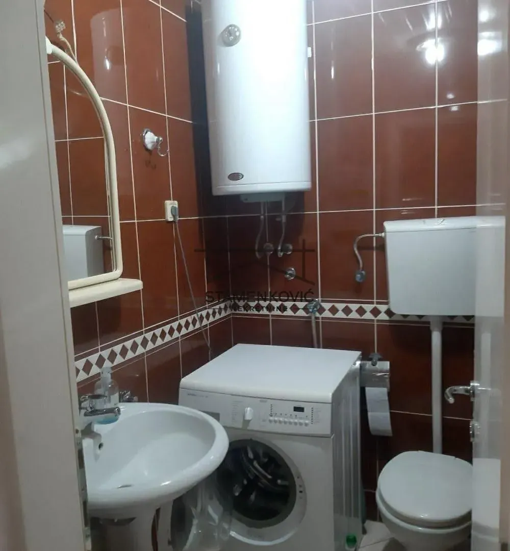 Izdavanje, jednosoban stan, 49m², Grbavica, Novi Sad Sve Podlokacije