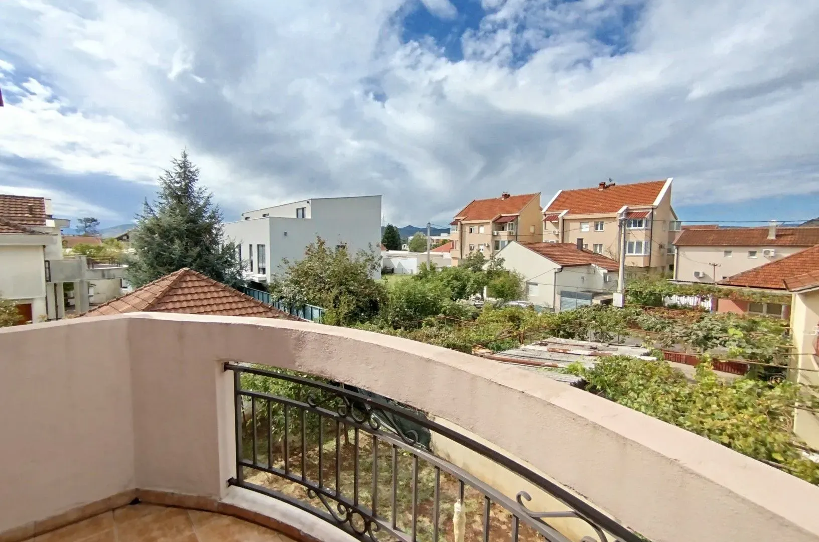 Rent, house, 160m², Tološi, Podgorica