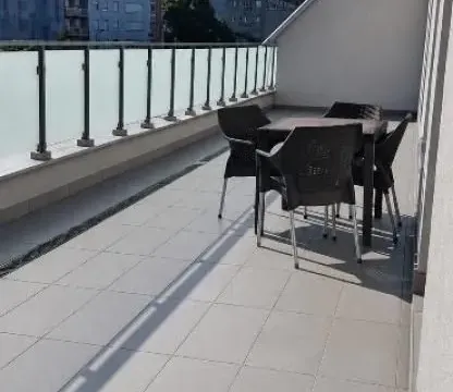 Izdavanje, trosoban stan, 107m², Kluz, Zvezdara Sve Podlokacije - image 11