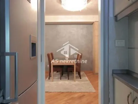 Izdavanje, trosoban stan, 89m², Stari Grad, Beograd - image 9