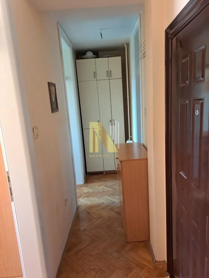Izdavanje, dvosoban stan, 41m², Bulevar Oslobodjenja, Novi Sad Sve Podlokacije
