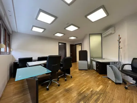 Izdavanje, poslovni prostor, 70m², Preko Morače, Podgorica - image 3