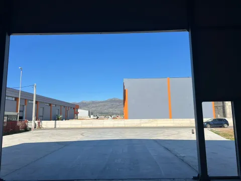 Rent, office space, 585m², Stari Aerodrom, Podgorica - image 12