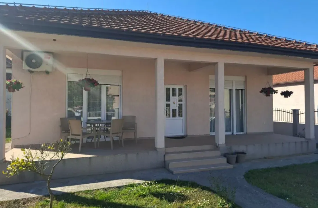 Rent, house, 120m², Tološi, Podgorica