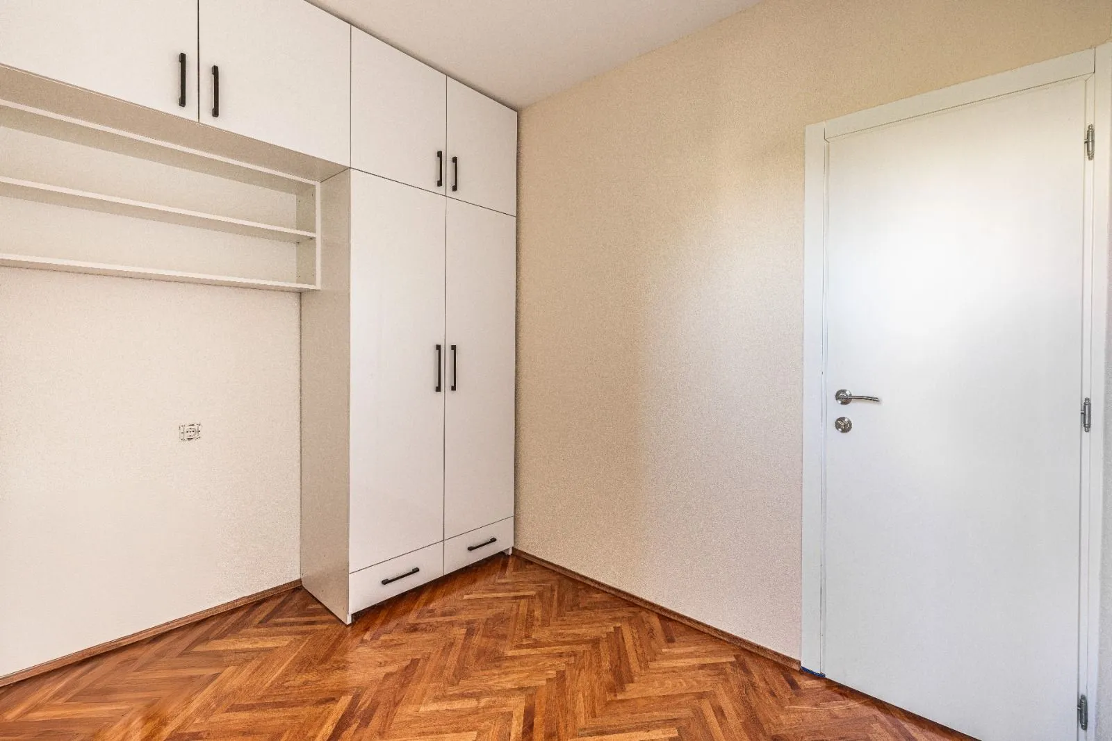 Prodaja, dvosoban stan, 52m², Centar, Tivat