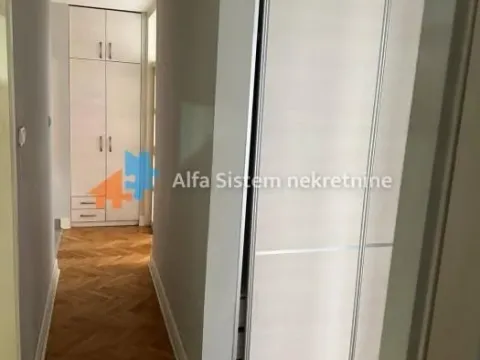 Izdavanje, četvorosoban stan, 100m², Kalenić Pijaca, Vračar Sve Podlokacije - image 9