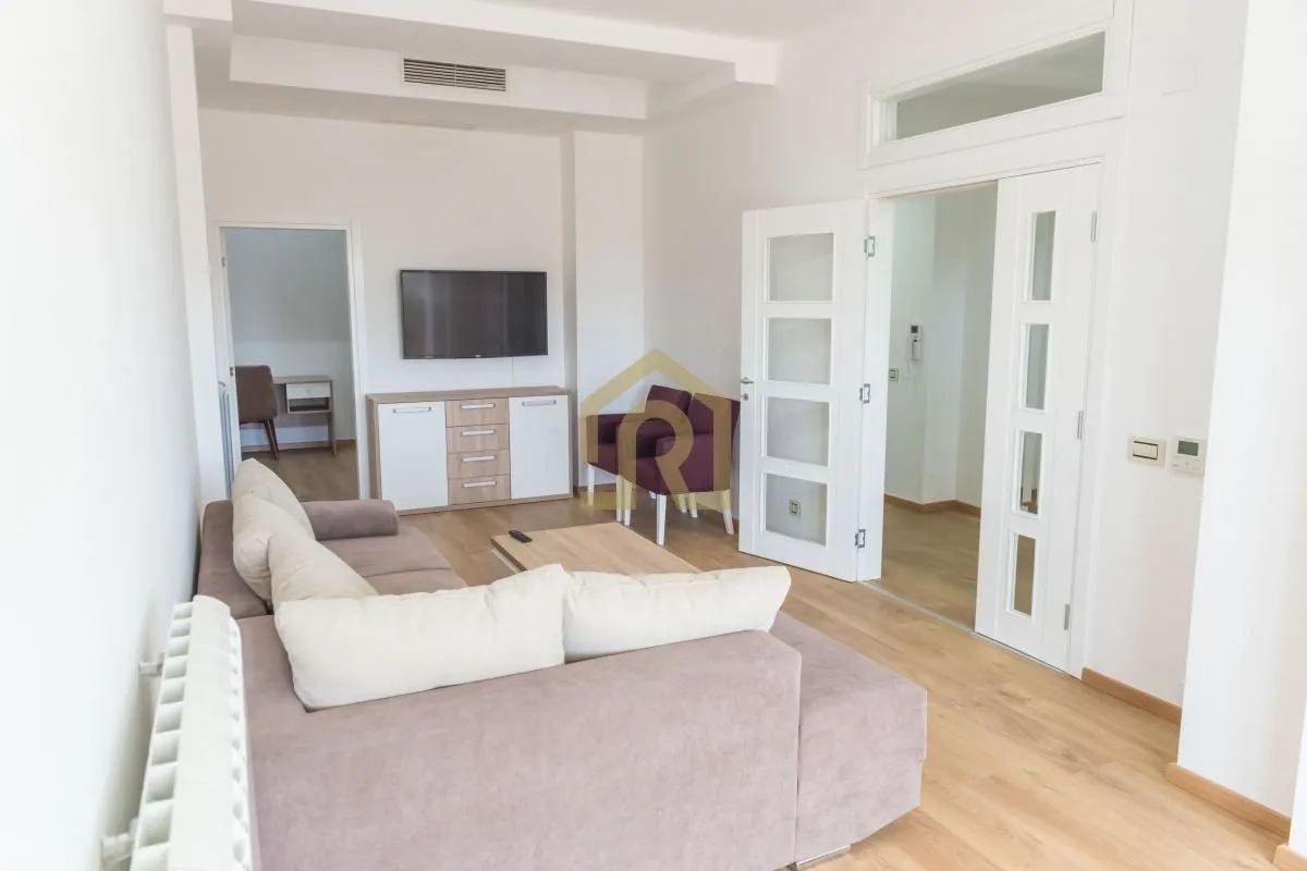 Izdavanje, kuća, 1400m², Savski Venac, Beograd