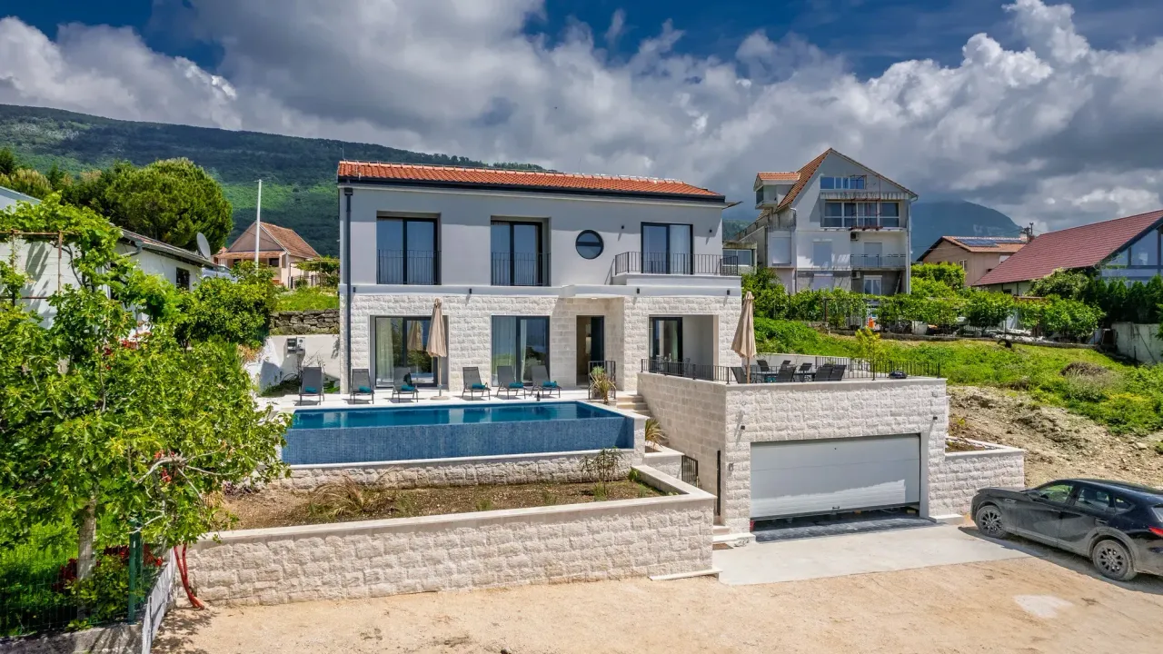 Prodaja, kuća, 250m², Tivat, Crna Gora