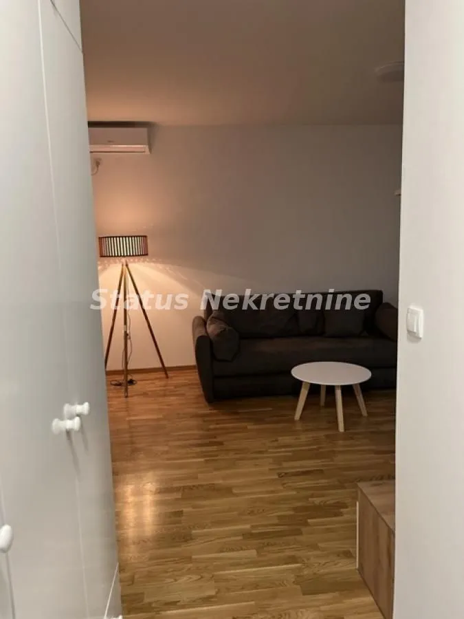 Izdavanje, dvosoban stan, 45m², Petrovaradin, Novi Sad