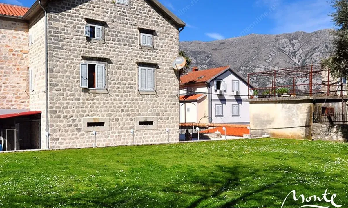 Sale, house, 327m², Stoliv, Kotor