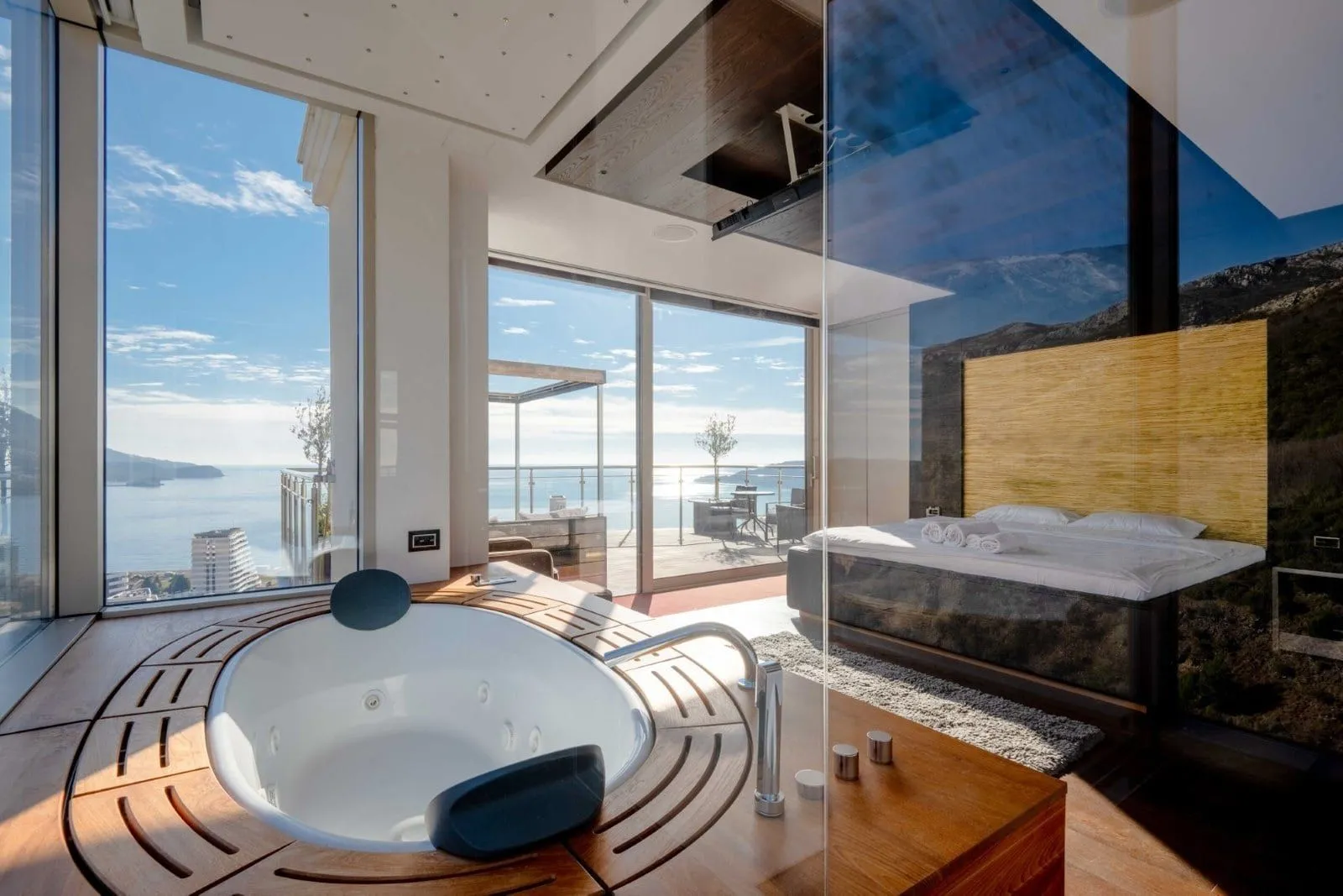 Sale, two bedroom apartment, 168m², Bečići, Budva