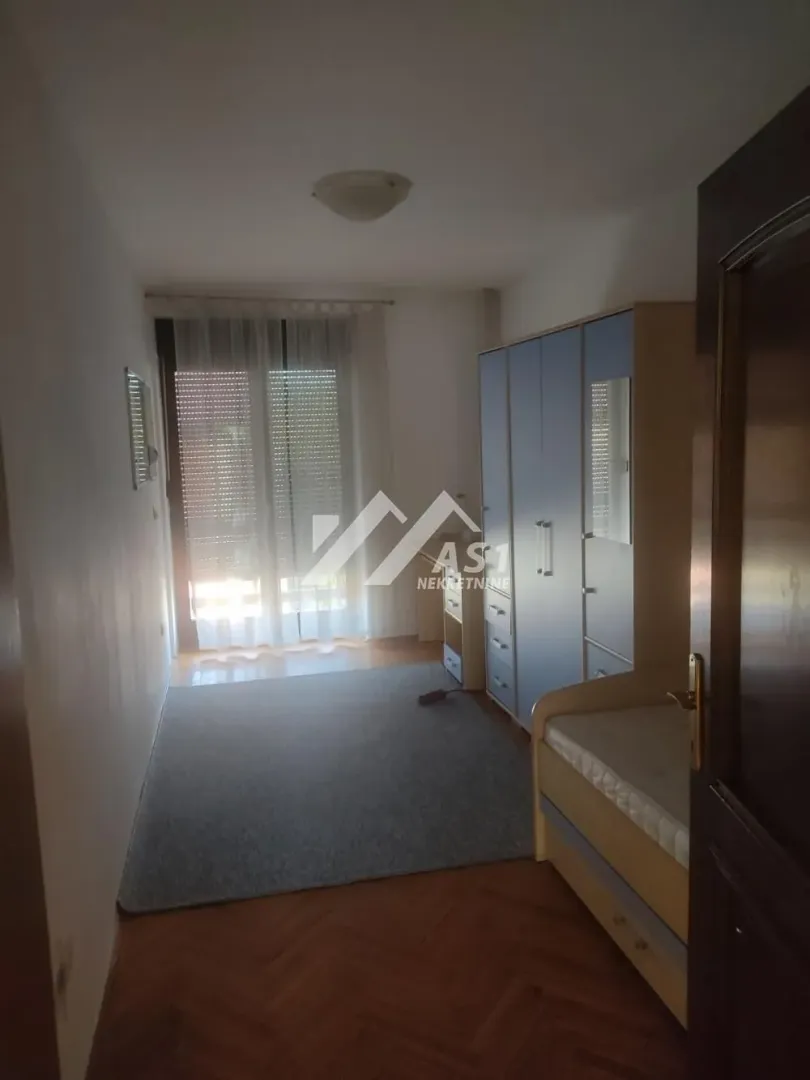 Izdavanje, kuća, 180m², Jodna Banja, Novi Sad Sve Podlokacije