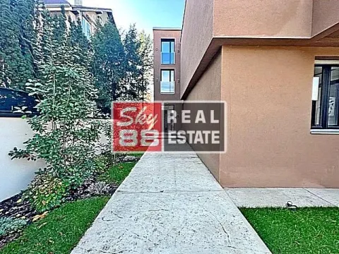 Izdavanje, četvorosoban stan, 156m², Savski Venac, Beograd - image 17