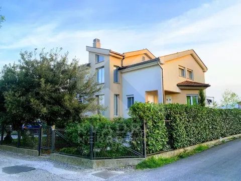 Kuća in Donja Gorica