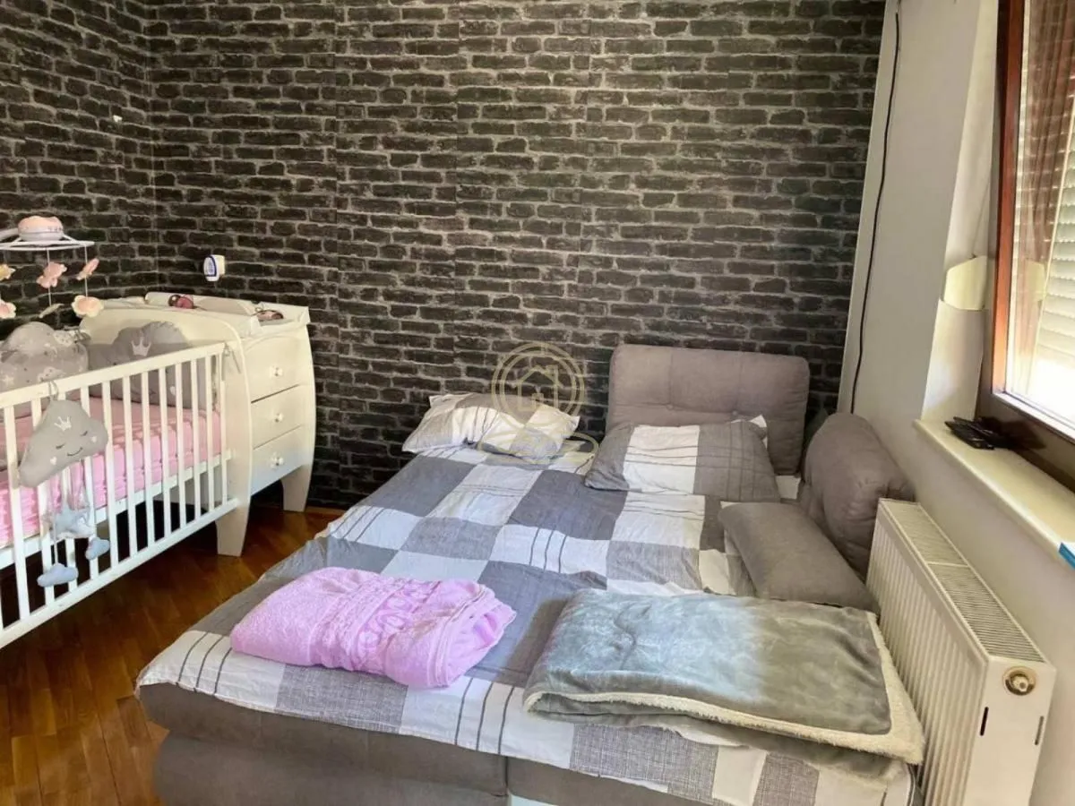 Prodaja, trosoban stan, 71m², Salajka, Novi Sad Sve Podlokacije
