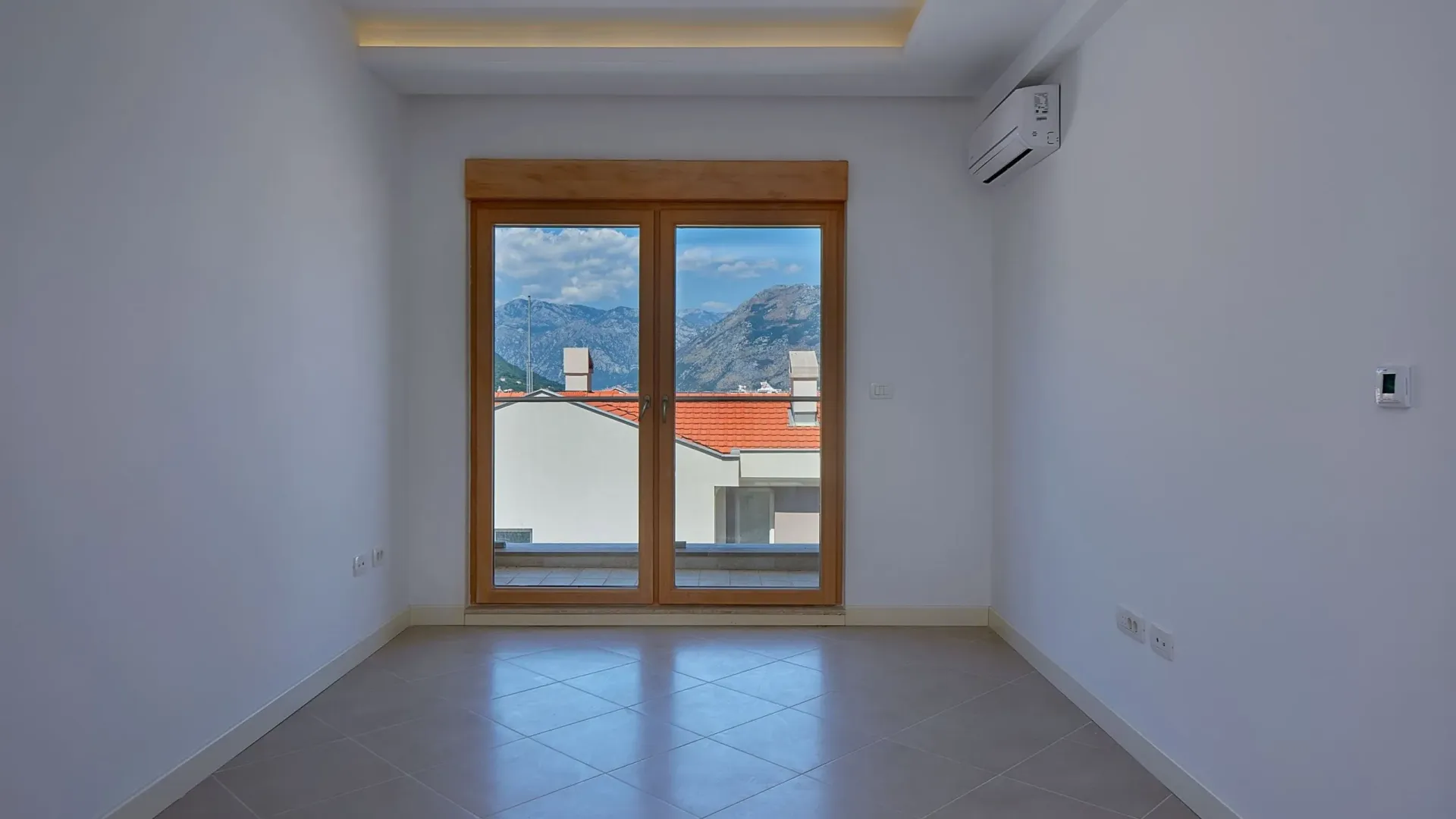 Sale, three bedroom apartment, 62m², Dobrota, Kotor