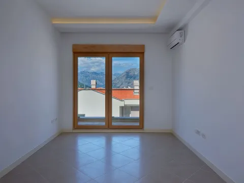Sale, three bedroom apartment, 62m², Dobrota, Kotor - image 15