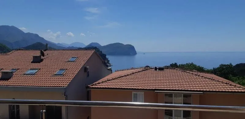 Izdavanje, jednosoban stan, 47m², Petrovac, Budva