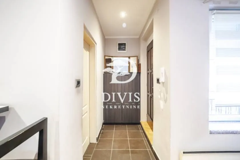 Prodaja, trosoban stan, 68m², Sarajevska, Beograd