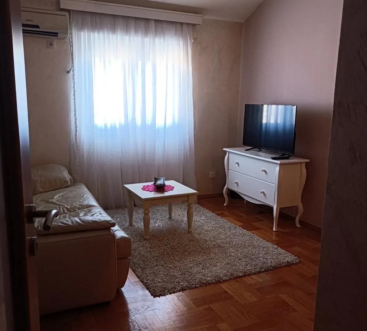 Rent, one bedroom apartment, 40m², Stari Aerodrom, Podgorica