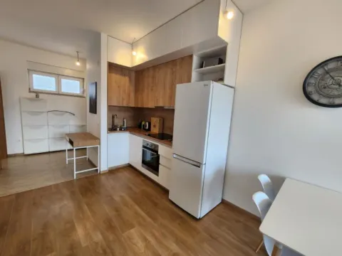 Izdavanje, dvosoban stan, 60m², Budva, Crna Gora - image 2