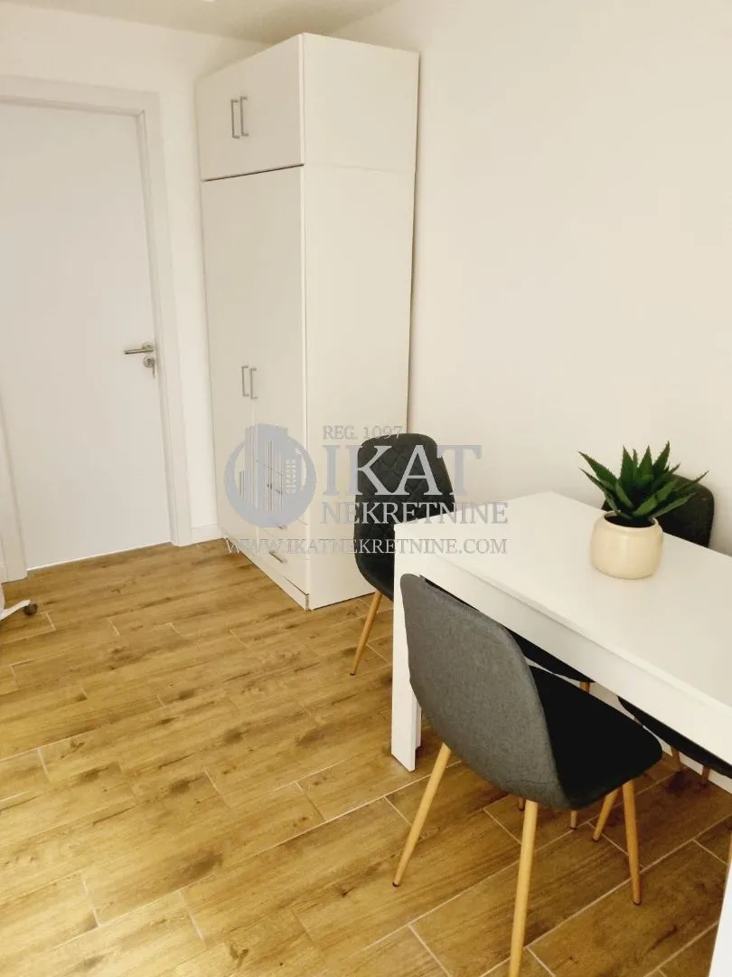 Sale, two bedroom apartment, 44m², Kalenić Pijaca, Vračar Sve Podlokacije